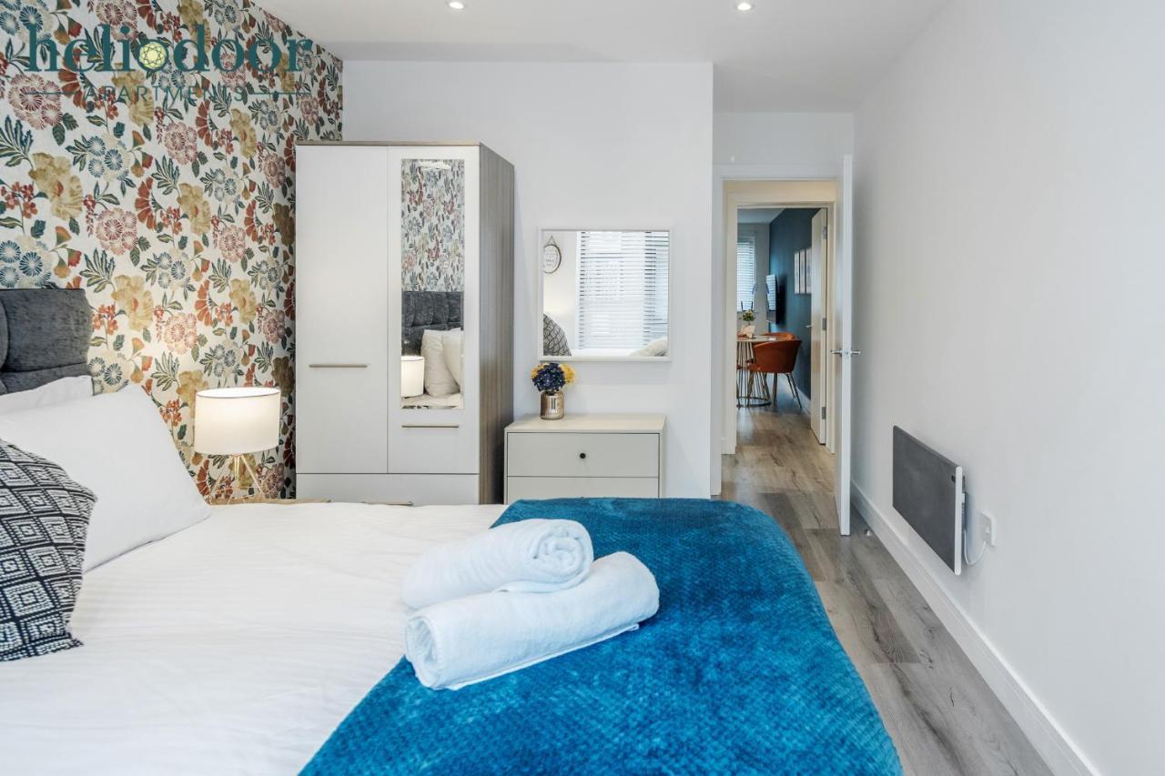 Milton Keynes Apartments, Sleeps Up To 5, Free Parking, Free Wifi & Movies, 7 Mins Drive To Milton Keynes Central Station For Direct Trains To London & The North Luaran gambar