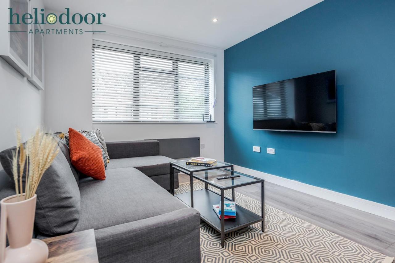 Milton Keynes Apartments, Sleeps Up To 5, Free Parking, Free Wifi & Movies, 7 Mins Drive To Milton Keynes Central Station For Direct Trains To London & The North Luaran gambar