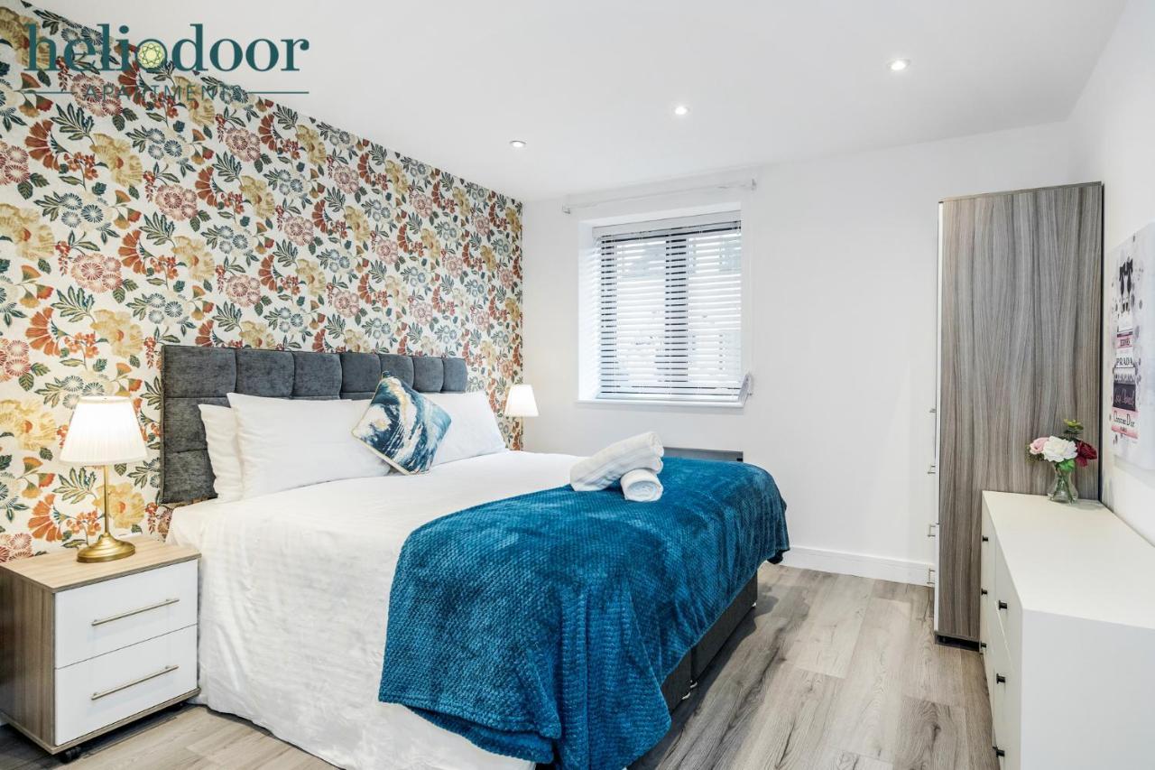 Milton Keynes Apartments, Sleeps Up To 5, Free Parking, Free Wifi & Movies, 7 Mins Drive To Milton Keynes Central Station For Direct Trains To London & The North Luaran gambar