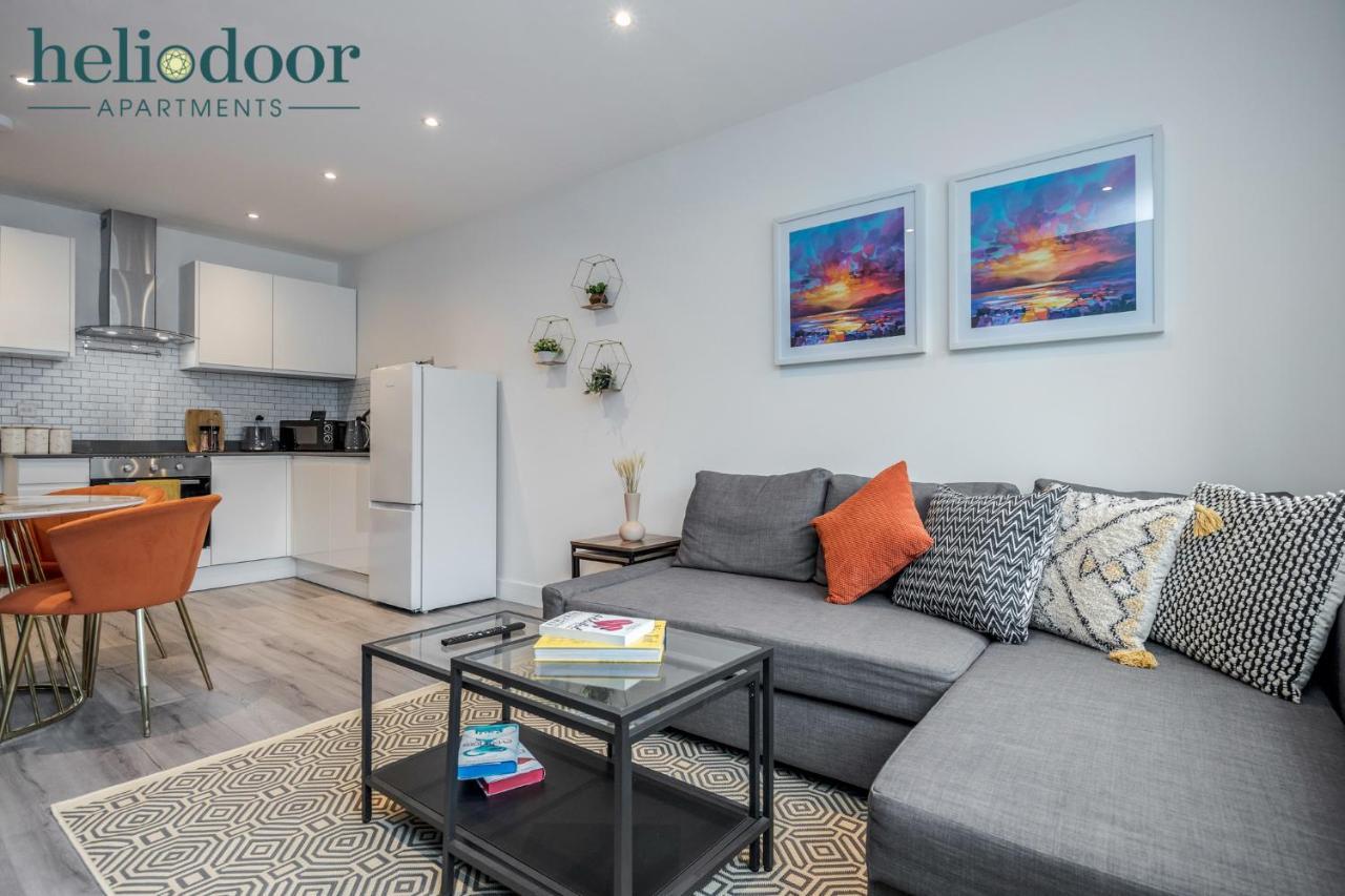 Milton Keynes Apartments, Sleeps Up To 5, Free Parking, Free Wifi & Movies, 7 Mins Drive To Milton Keynes Central Station For Direct Trains To London & The North Luaran gambar