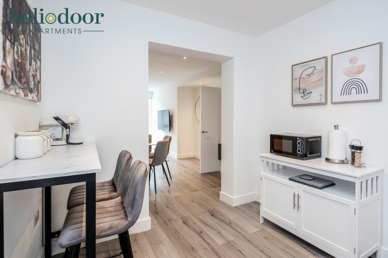Milton Keynes Apartments, Sleeps Up To 5, Free Parking, Free Wifi & Movies, 7 Mins Drive To Milton Keynes Central Station For Direct Trains To London & The North Luaran gambar