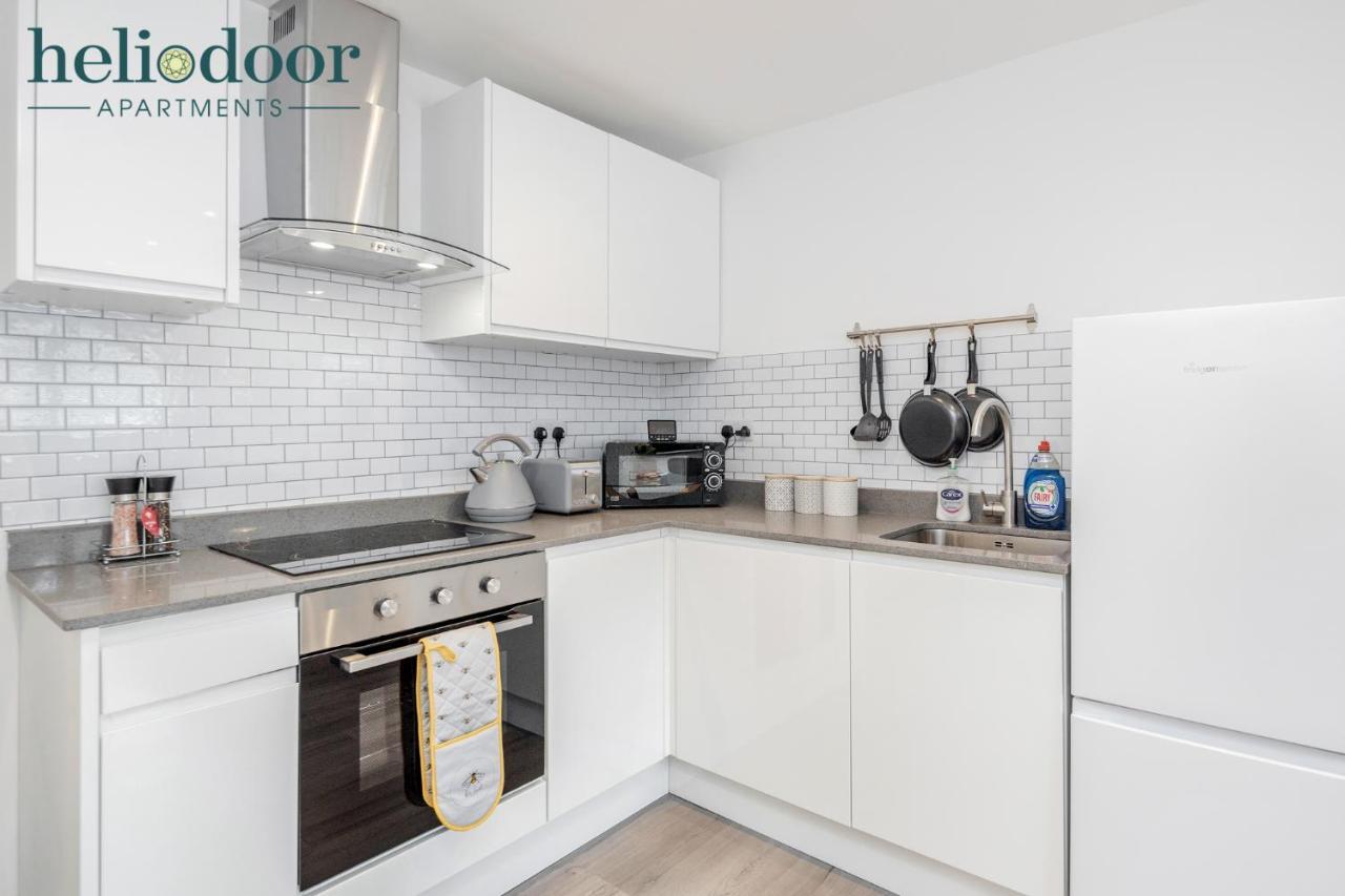 Milton Keynes Apartments, Sleeps Up To 5, Free Parking, Free Wifi & Movies, 7 Mins Drive To Milton Keynes Central Station For Direct Trains To London & The North Luaran gambar