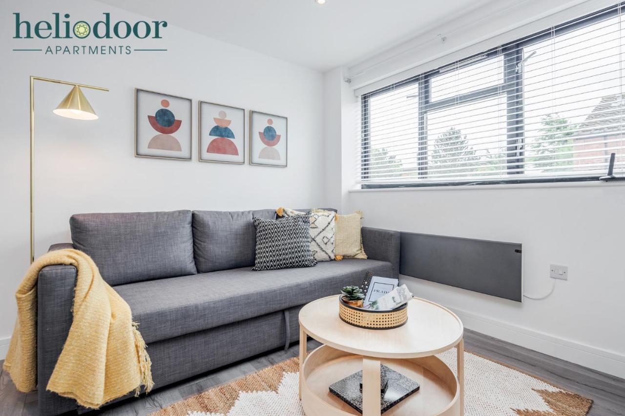 Milton Keynes Apartments, Sleeps Up To 5, Free Parking, Free Wifi & Movies, 7 Mins Drive To Milton Keynes Central Station For Direct Trains To London & The North Luaran gambar
