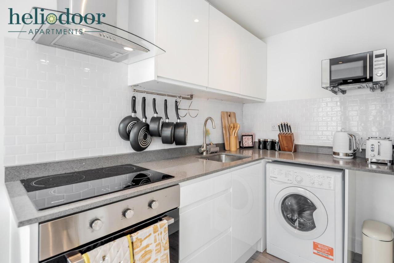 Milton Keynes Apartments, Sleeps Up To 5, Free Parking, Free Wifi & Movies, 7 Mins Drive To Milton Keynes Central Station For Direct Trains To London & The North Luaran gambar