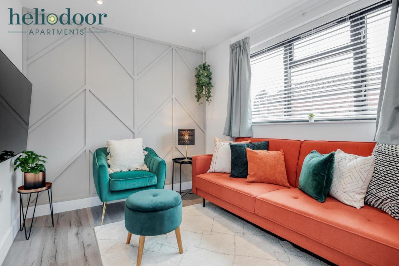 Milton Keynes Apartments, Sleeps Up To 5, Free Parking, Free Wifi & Movies, 7 Mins Drive To Milton Keynes Central Station For Direct Trains To London & The North Luaran gambar