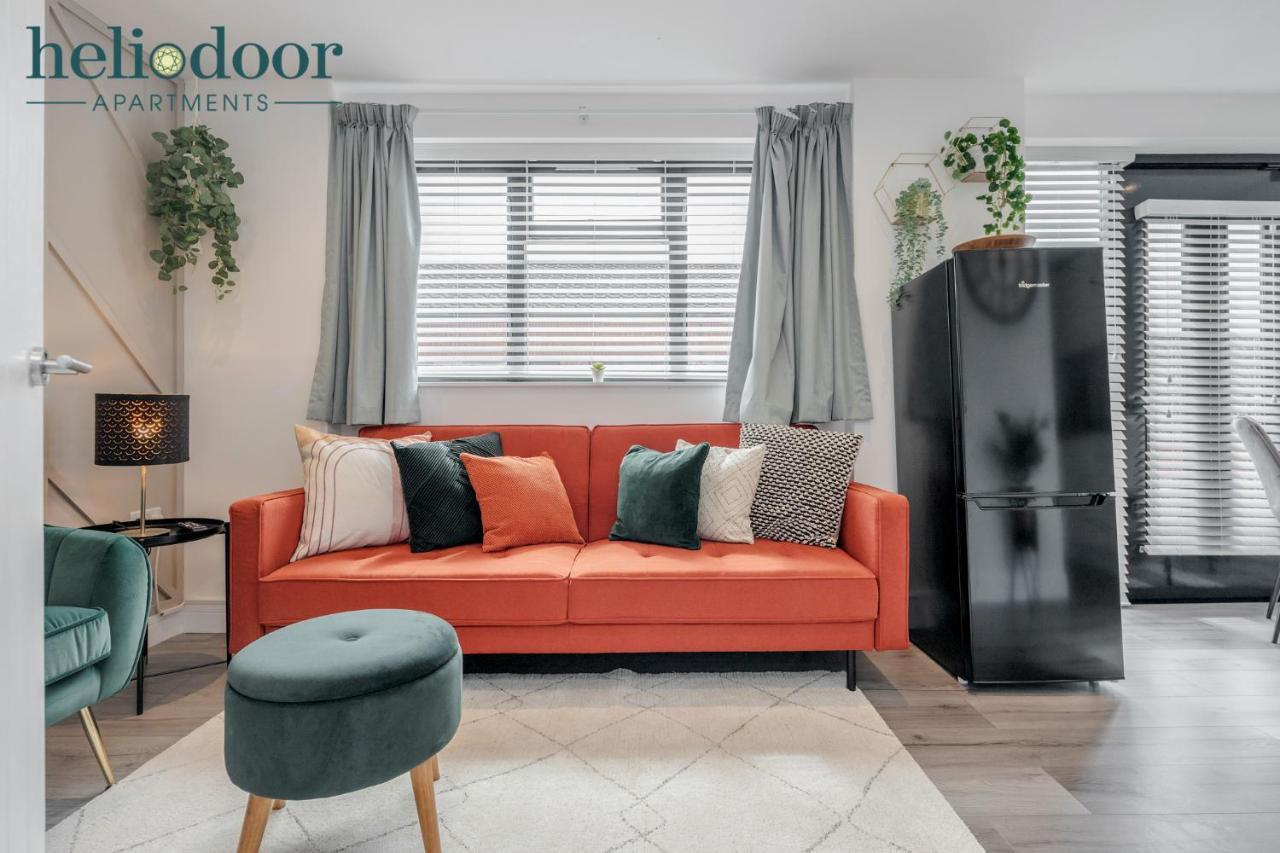 Milton Keynes Apartments, Sleeps Up To 5, Free Parking, Free Wifi & Movies, 7 Mins Drive To Milton Keynes Central Station For Direct Trains To London & The North Luaran gambar