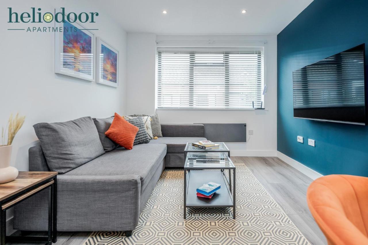 Milton Keynes Apartments, Sleeps Up To 5, Free Parking, Free Wifi & Movies, 7 Mins Drive To Milton Keynes Central Station For Direct Trains To London & The North Luaran gambar
