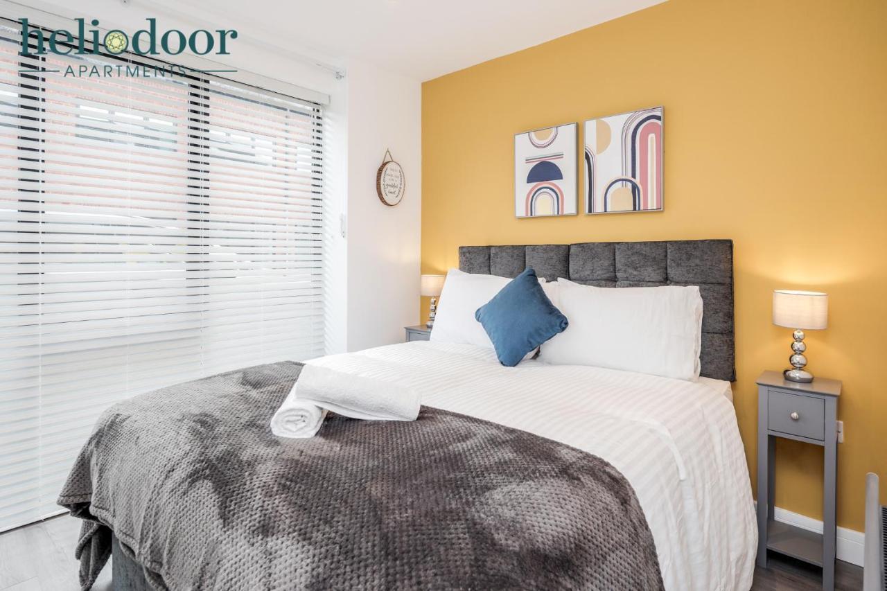 Milton Keynes Apartments, Sleeps Up To 5, Free Parking, Free Wifi & Movies, 7 Mins Drive To Milton Keynes Central Station For Direct Trains To London & The North Luaran gambar