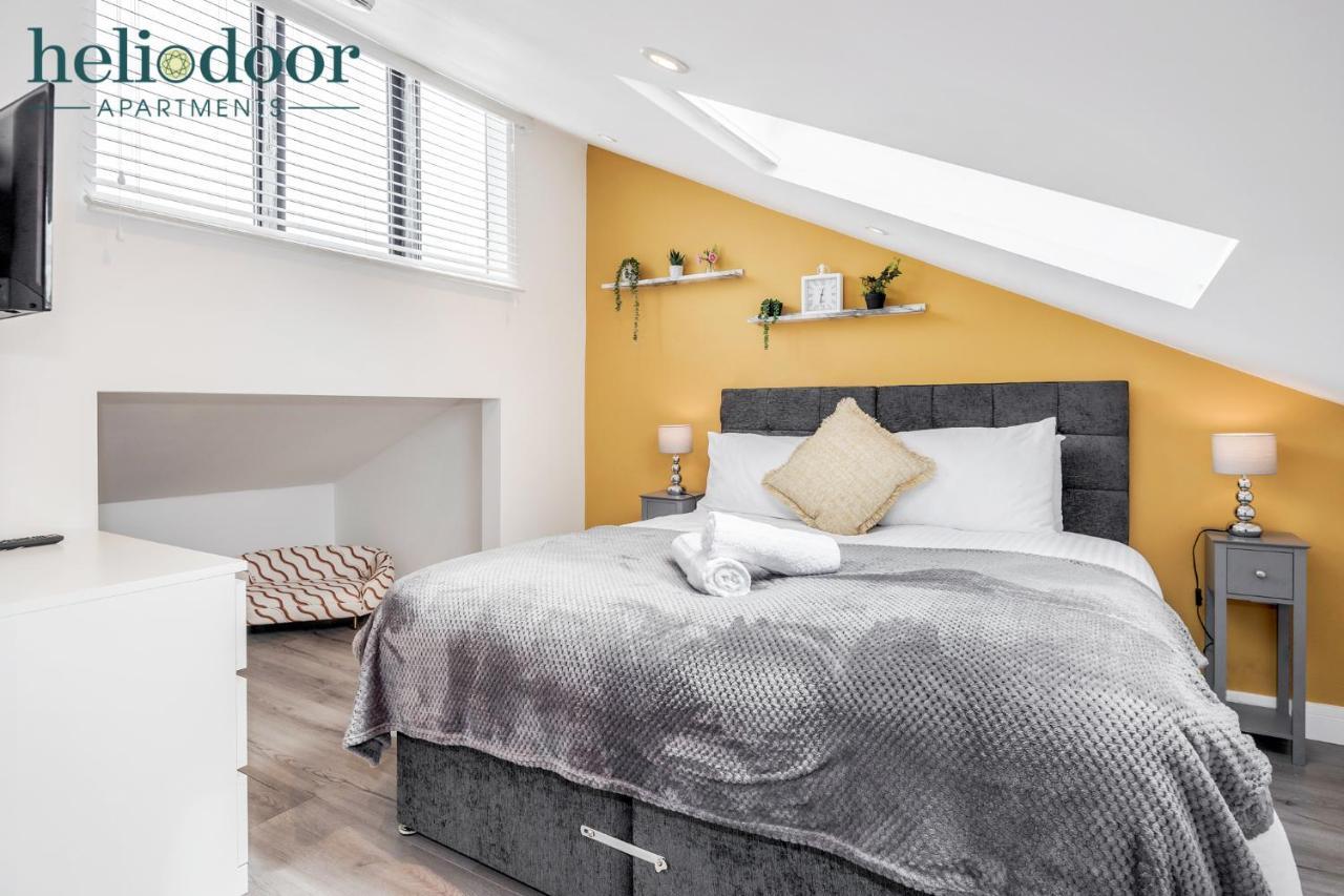 Milton Keynes Apartments, Sleeps Up To 5, Free Parking, Free Wifi & Movies, 7 Mins Drive To Milton Keynes Central Station For Direct Trains To London & The North Luaran gambar
