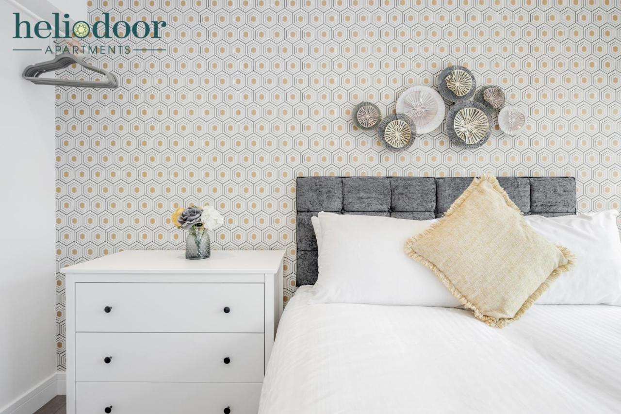 Milton Keynes Apartments, Sleeps Up To 5, Free Parking, Free Wifi & Movies, 7 Mins Drive To Milton Keynes Central Station For Direct Trains To London & The North Luaran gambar