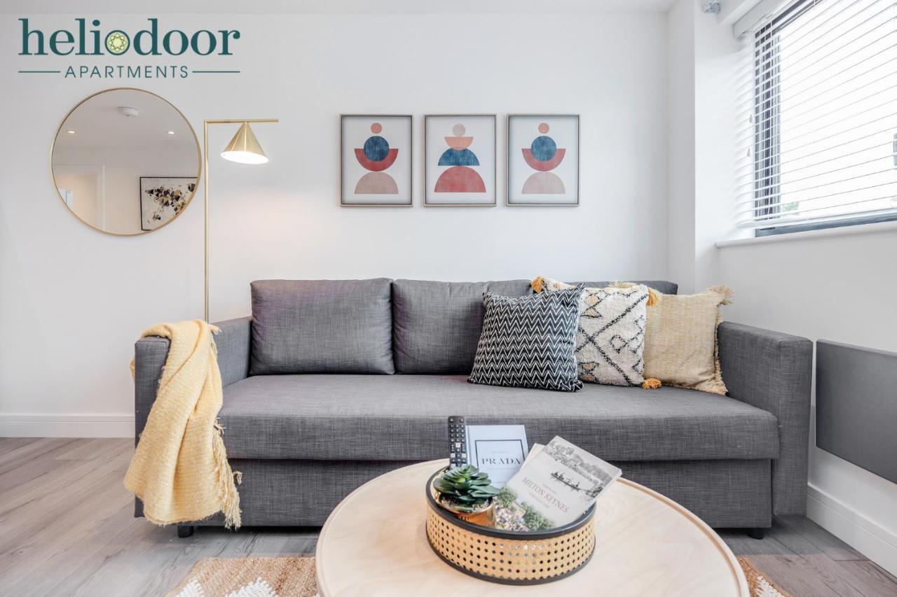 Milton Keynes Apartments, Sleeps Up To 5, Free Parking, Free Wifi & Movies, 7 Mins Drive To Milton Keynes Central Station For Direct Trains To London & The North Luaran gambar