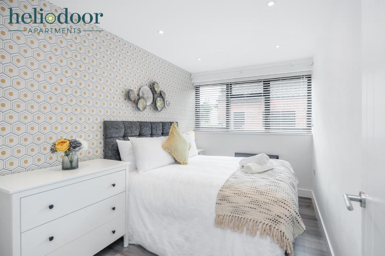 Milton Keynes Apartments, Sleeps Up To 5, Free Parking, Free Wifi & Movies, 7 Mins Drive To Milton Keynes Central Station For Direct Trains To London & The North Luaran gambar