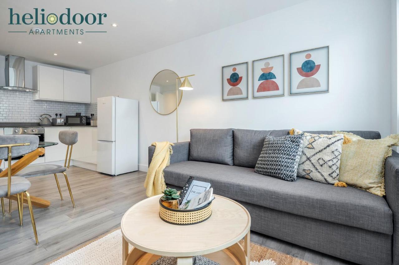 Milton Keynes Apartments, Sleeps Up To 5, Free Parking, Free Wifi & Movies, 7 Mins Drive To Milton Keynes Central Station For Direct Trains To London & The North Luaran gambar