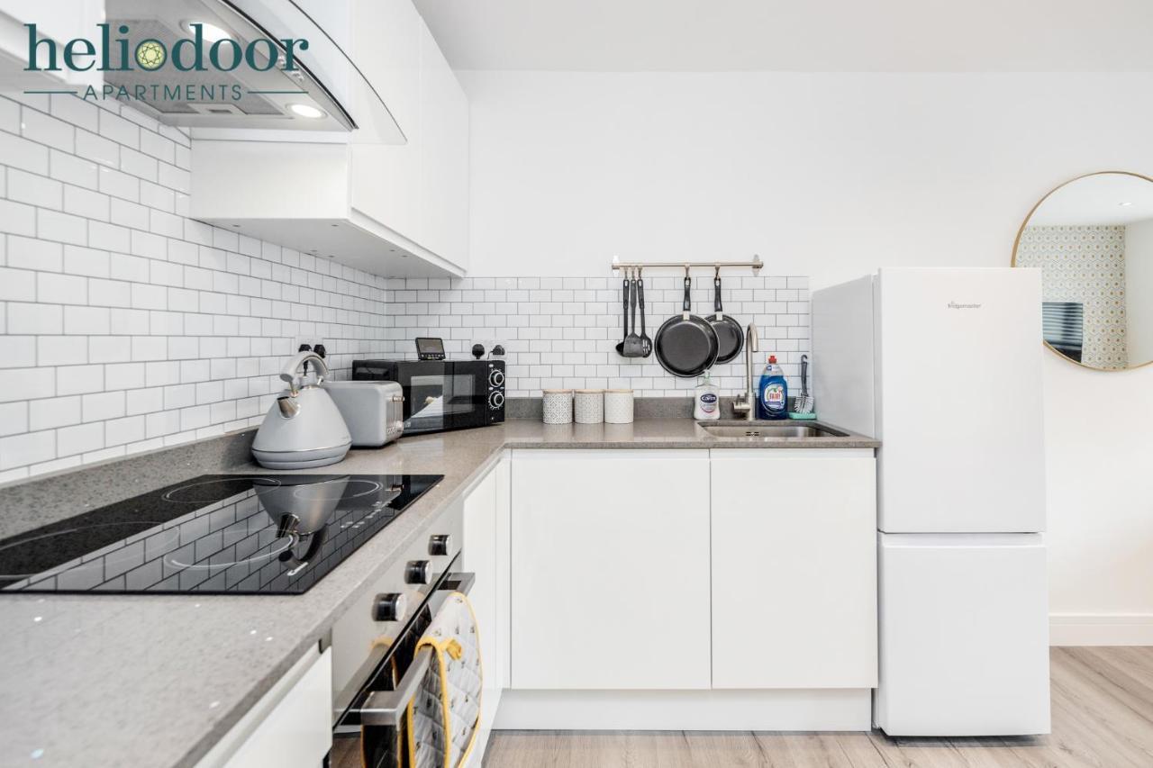 Milton Keynes Apartments, Sleeps Up To 5, Free Parking, Free Wifi & Movies, 7 Mins Drive To Milton Keynes Central Station For Direct Trains To London & The North Luaran gambar