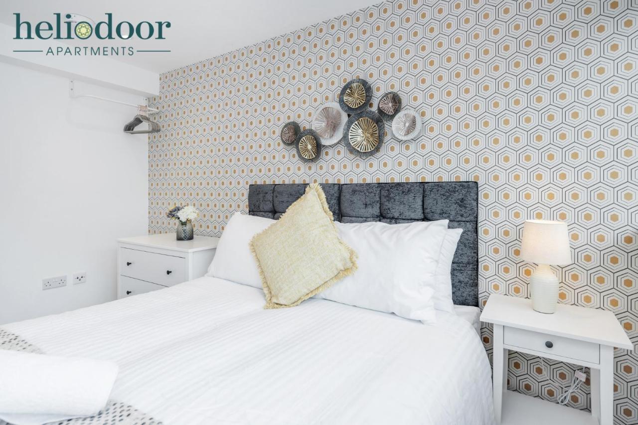 Milton Keynes Apartments, Sleeps Up To 5, Free Parking, Free Wifi & Movies, 7 Mins Drive To Milton Keynes Central Station For Direct Trains To London & The North Luaran gambar