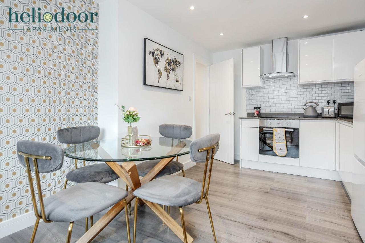 Milton Keynes Apartments, Sleeps Up To 5, Free Parking, Free Wifi & Movies, 7 Mins Drive To Milton Keynes Central Station For Direct Trains To London & The North Luaran gambar