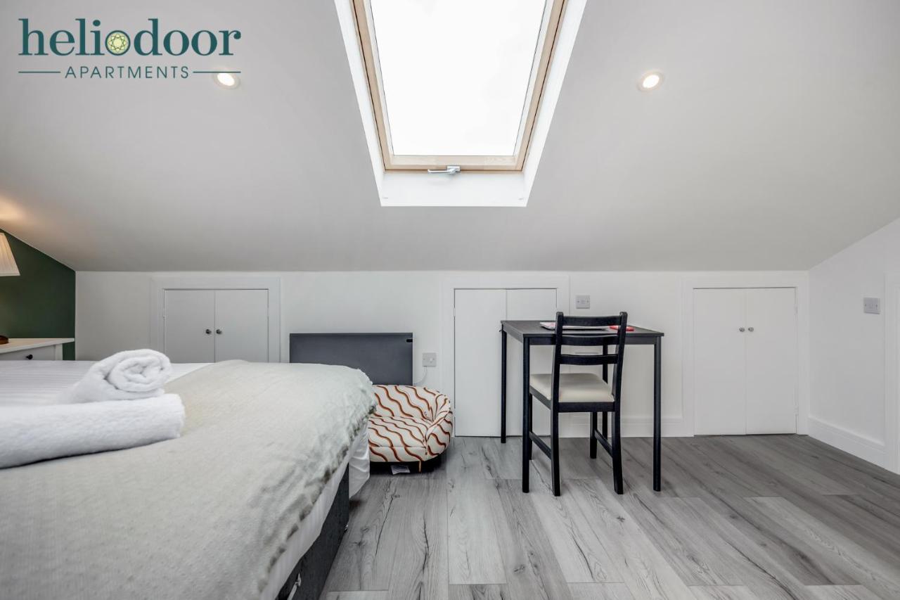 Milton Keynes Apartments, Sleeps Up To 5, Free Parking, Free Wifi & Movies, 7 Mins Drive To Milton Keynes Central Station For Direct Trains To London & The North Luaran gambar