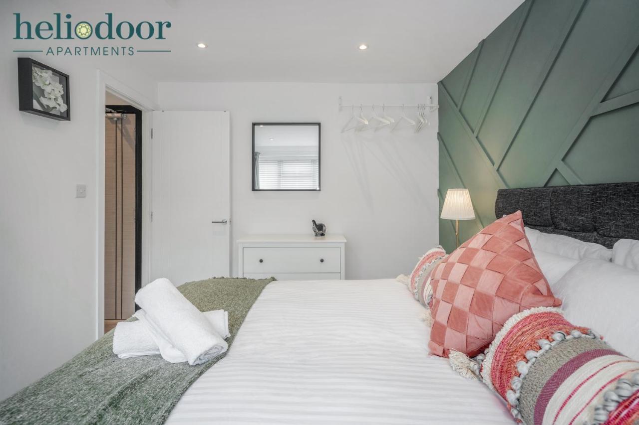 Milton Keynes Apartments, Sleeps Up To 5, Free Parking, Free Wifi & Movies, 7 Mins Drive To Milton Keynes Central Station For Direct Trains To London & The North Luaran gambar