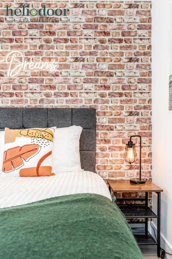 Milton Keynes Apartments, Sleeps Up To 5, Free Parking, Free Wifi & Movies, 7 Mins Drive To Milton Keynes Central Station For Direct Trains To London & The North Luaran gambar